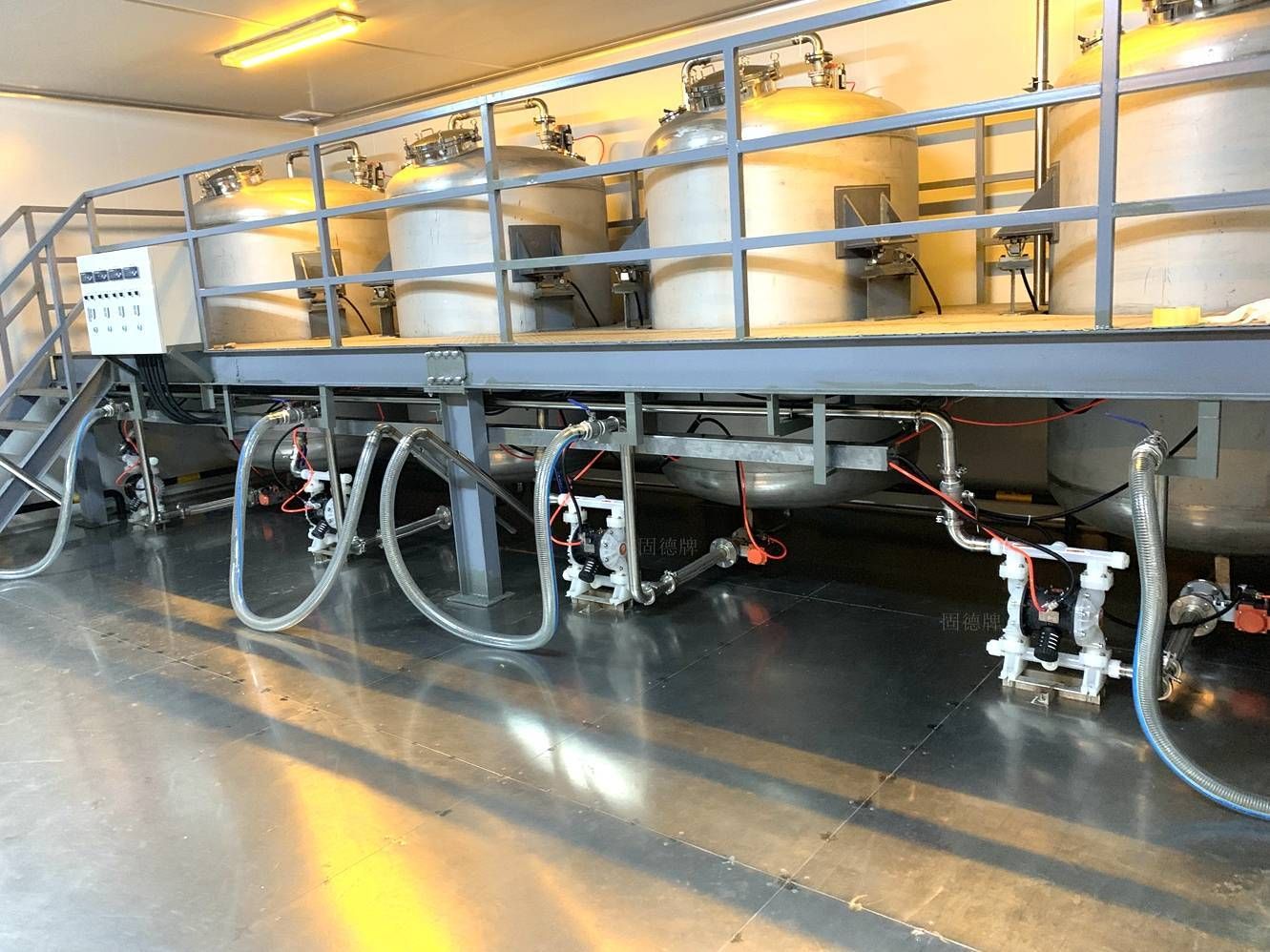 锂电池客户来厂里考察，回去后把生产车间的泵全换了......