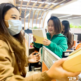 今天，是她的节日